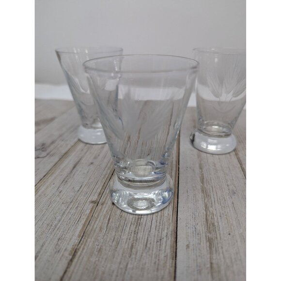 Set Of 4 Shot Glasses Vintage Etched Wheat Pattern 3 1/2" Tall - Picture 2 of 6